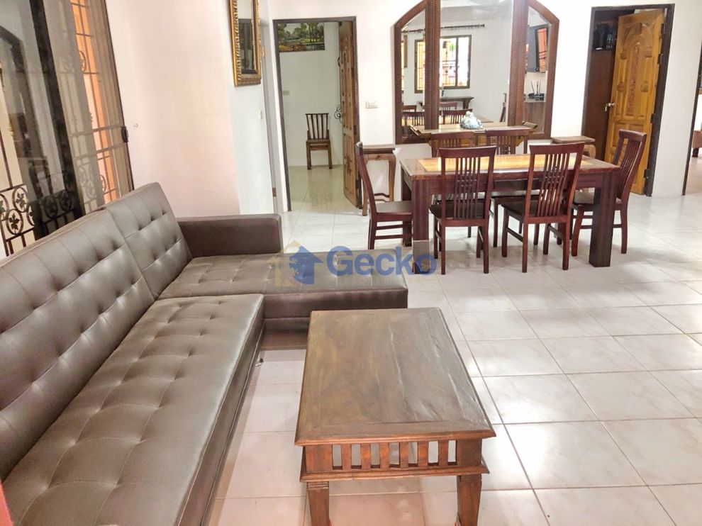 5 ห้องนอน บ้าน in Tanyawan Place  พัทยากลาง H009058 (Photo 3)