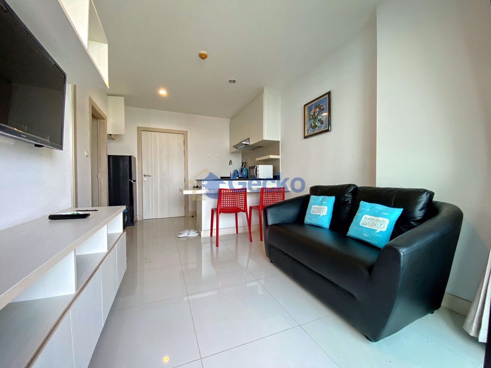 1 Bedroom Condo in Infiniti Condominium East Pattaya C009077 (Photo 3)
