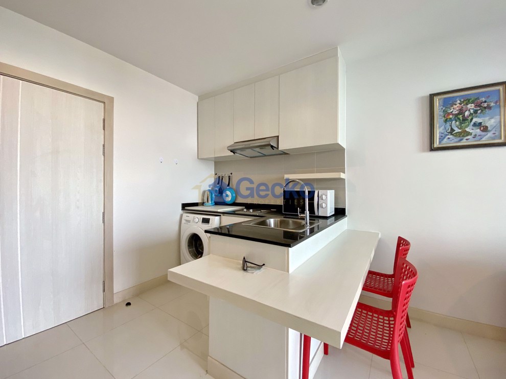 1 Bedroom Condo in Infiniti Condominium East Pattaya C009077 (Photo 4)
