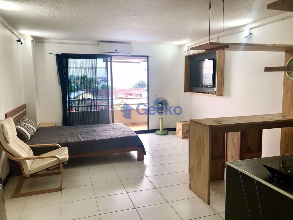 Studio Condo in Angket Condominium Jomtien C009087 (Photo 1)