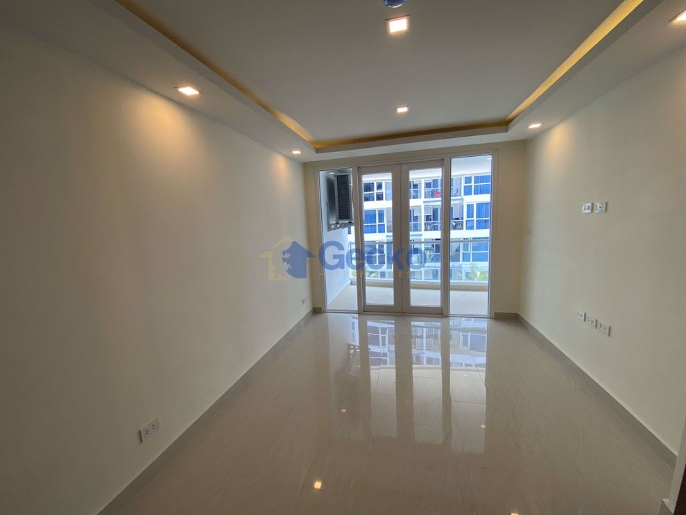 2 Bedrooms bed in Condo in Grand Avenue Pattaya in Central Pattaya C009093 (Photo 4)