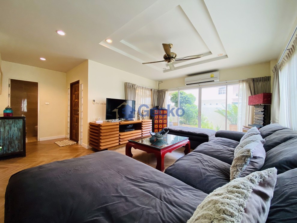 3 Bedrooms House in The Meadows  East Pattaya H009094 (Photo 4)