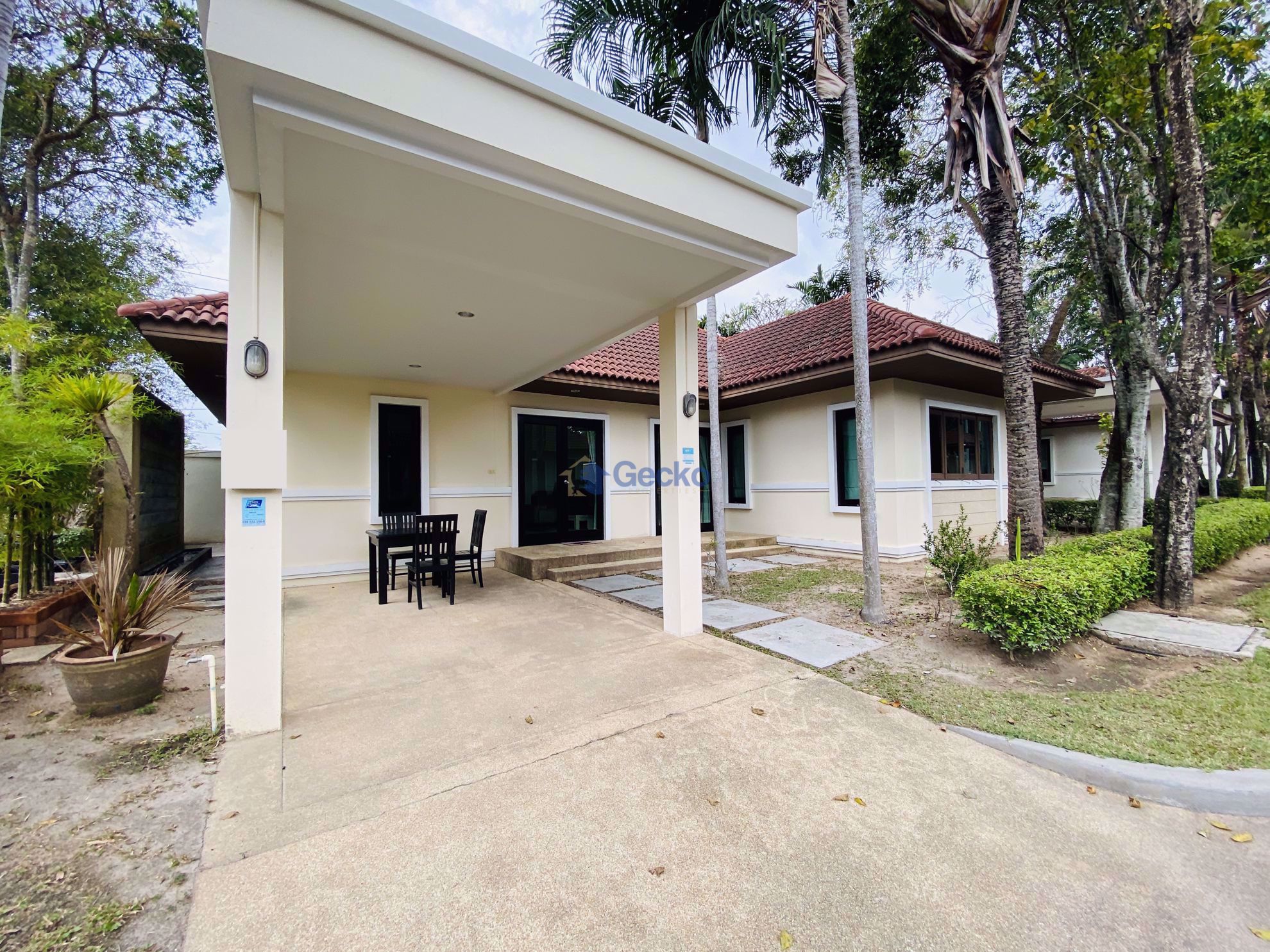 3 Bedrooms House เข้า Sefton Park  East Pattaya H009103