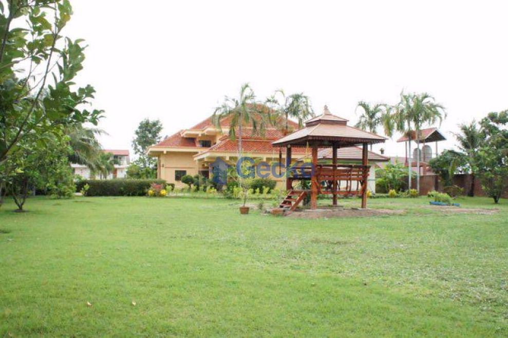 5 ห้องนอน บ้าน  พัทยาตะวันออก H009105 (Photo 3)