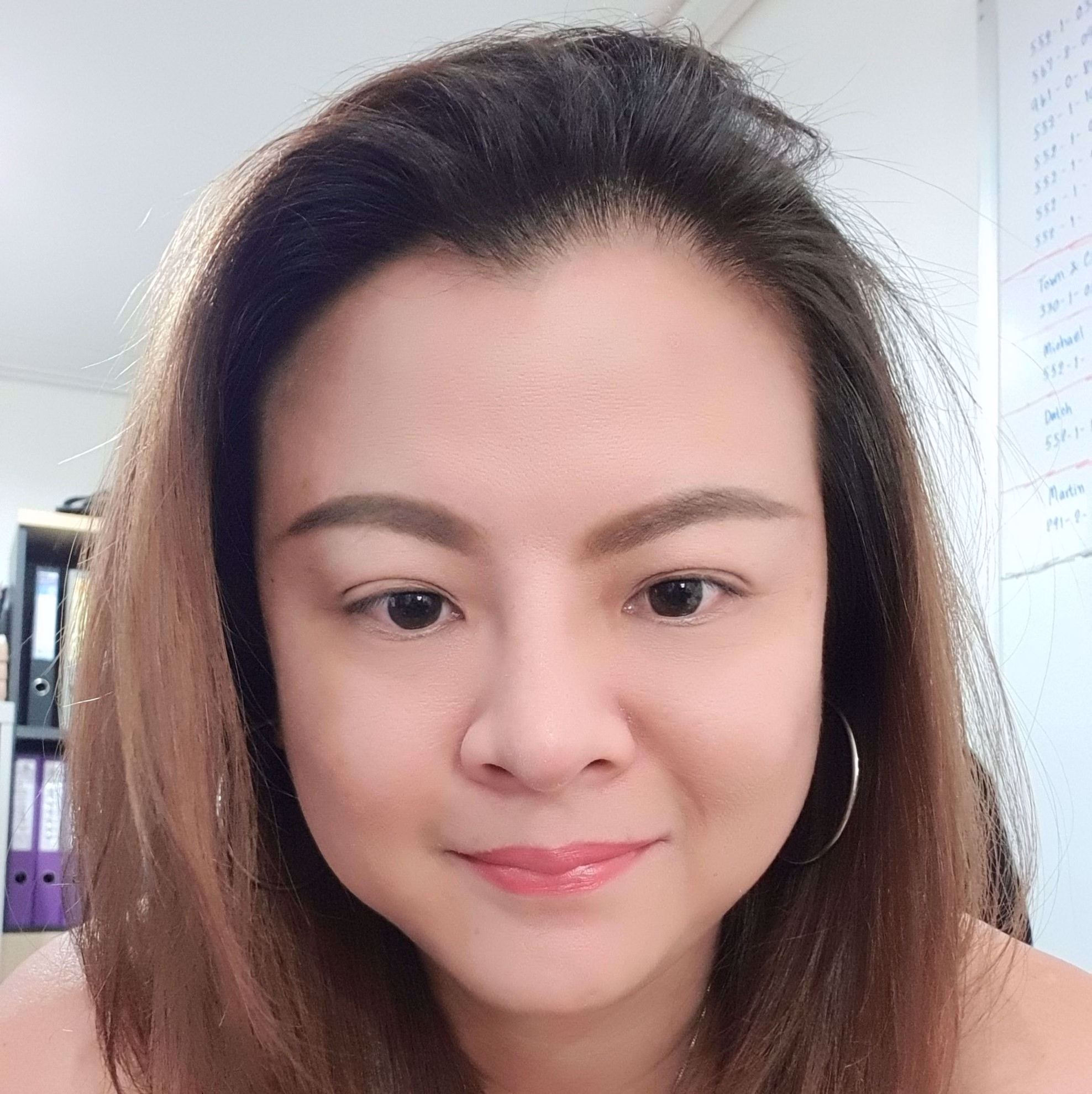 Thanawan Bee Pimprajit (Thai)