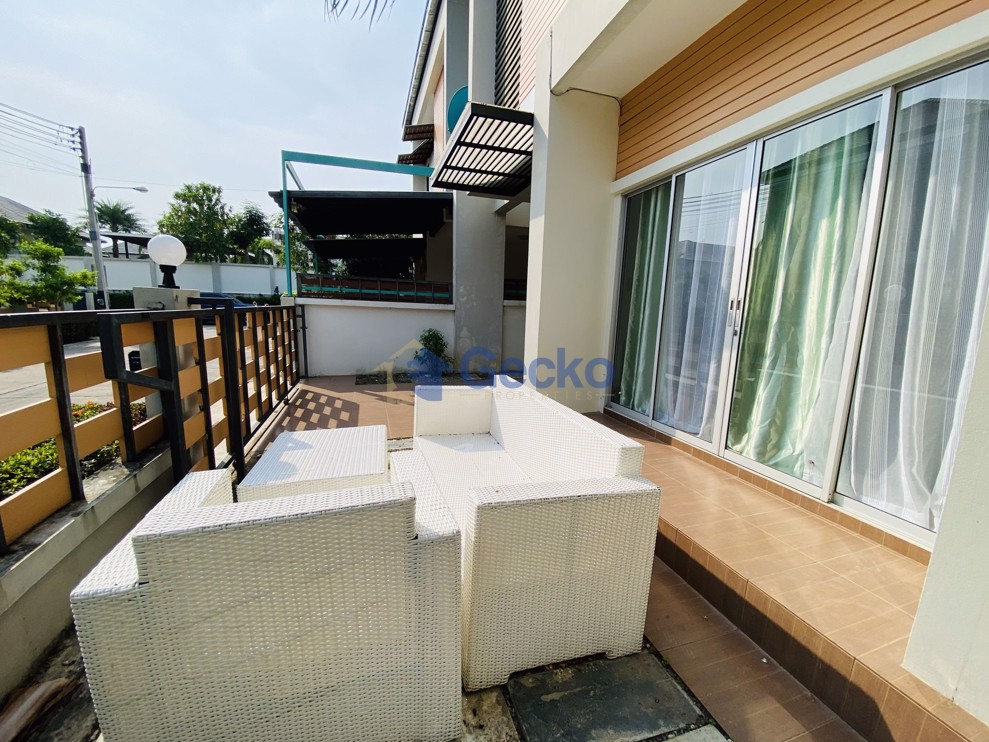 3 ห้องนอน บ้าน in Patta Village  พัทยาตะวันออก H007360 (Photo 2)