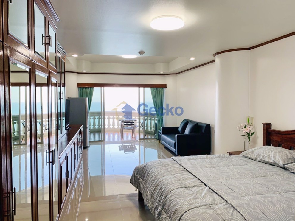 Studio Condo in Sky Beach Wongamat C008613 (Photo 2)