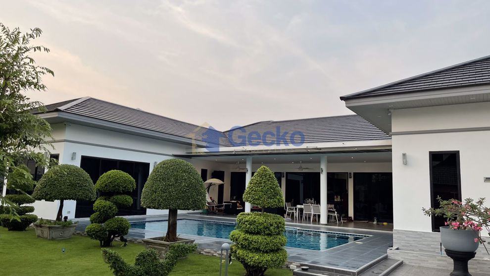 4 Bedrooms House in El Grande  East Pattaya H009189 (Cover Photo)