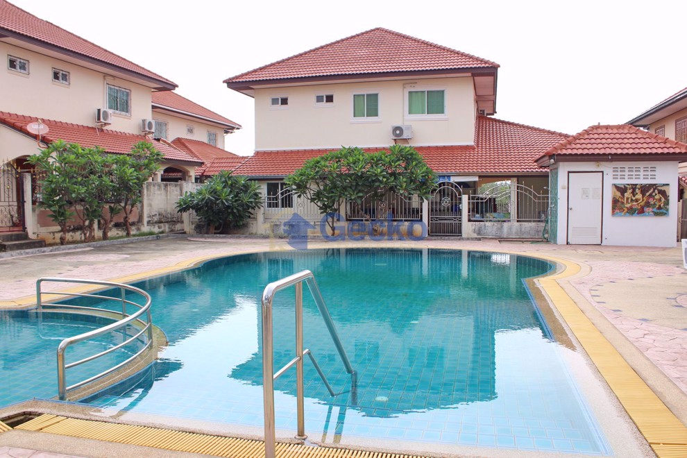 Royal View Village (Cover Photo)