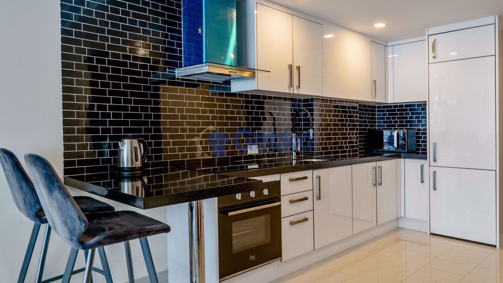 2 Bedrooms Condo in Grand Avenue Central Pattaya C008254 (Photo 4)