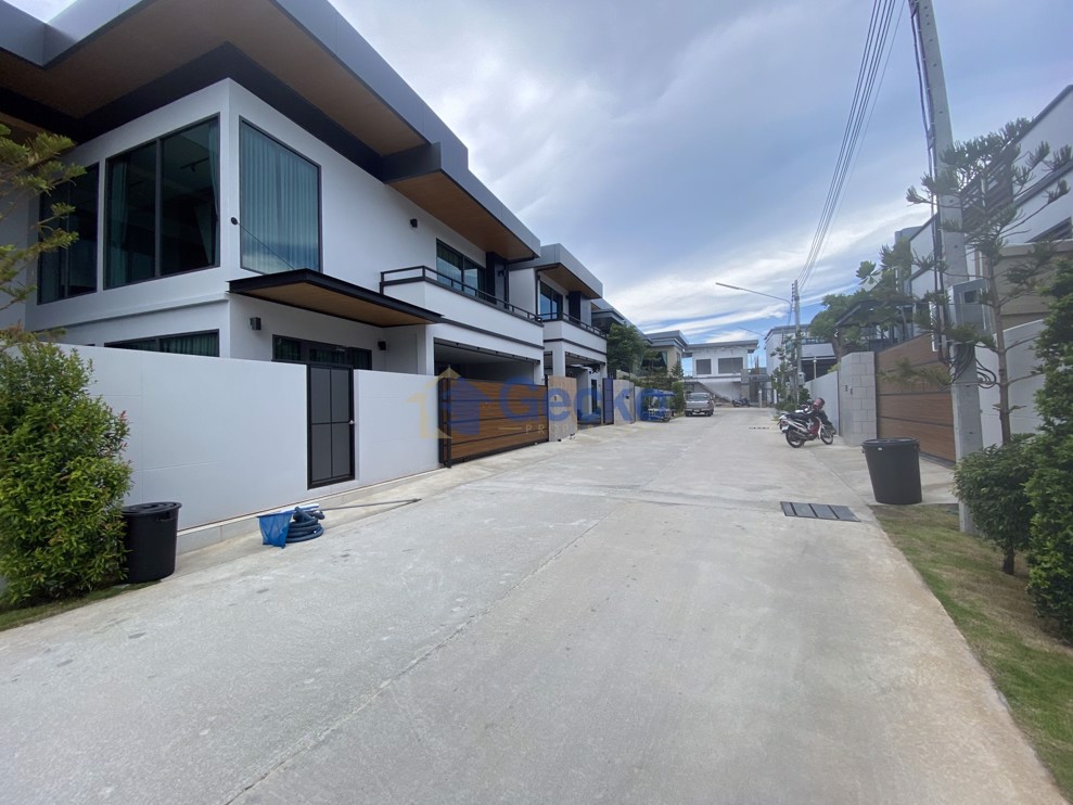 M Mountain Village (Photo 3)