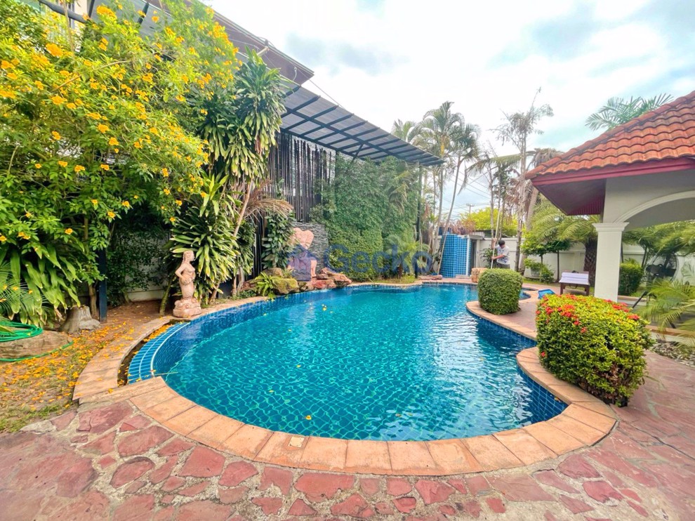 3 ห้องนอน บ้าน in Supanuch Village  พัทยาตะวันออก H008457 (Photo 2)