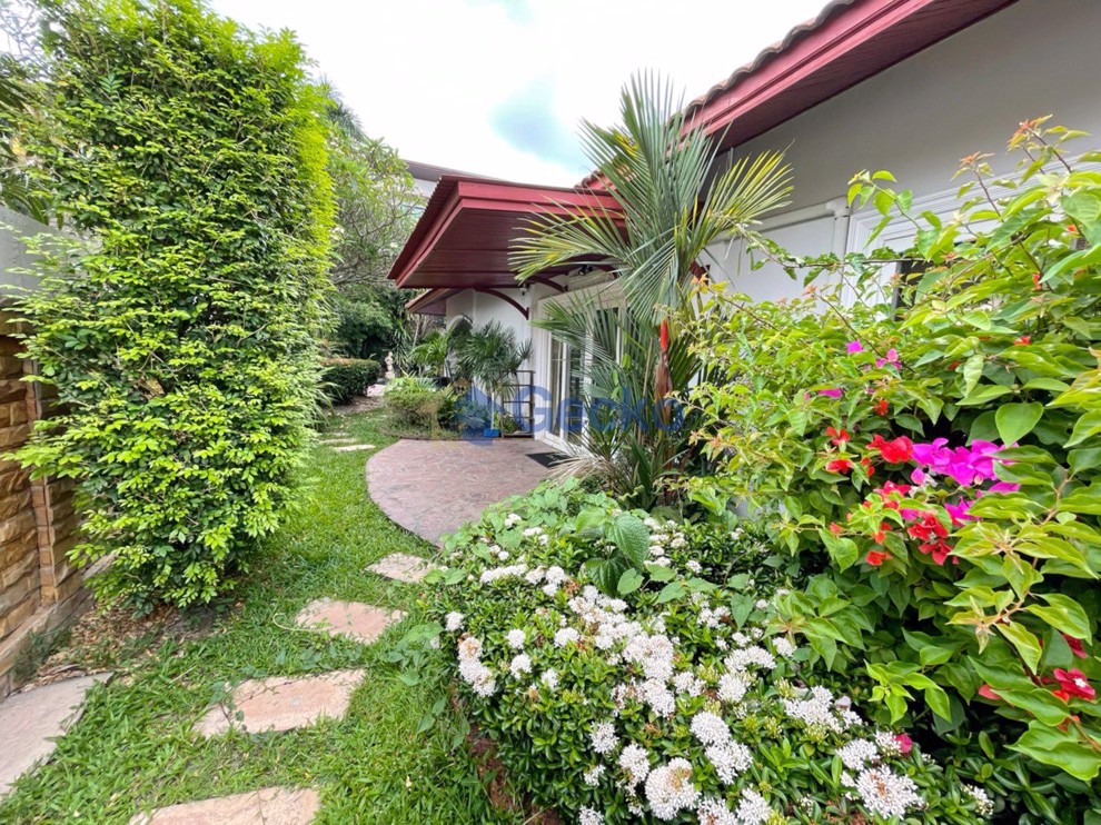 3 ห้องนอน บ้าน in Supanuch Village  พัทยาตะวันออก H008457 (Photo 3)