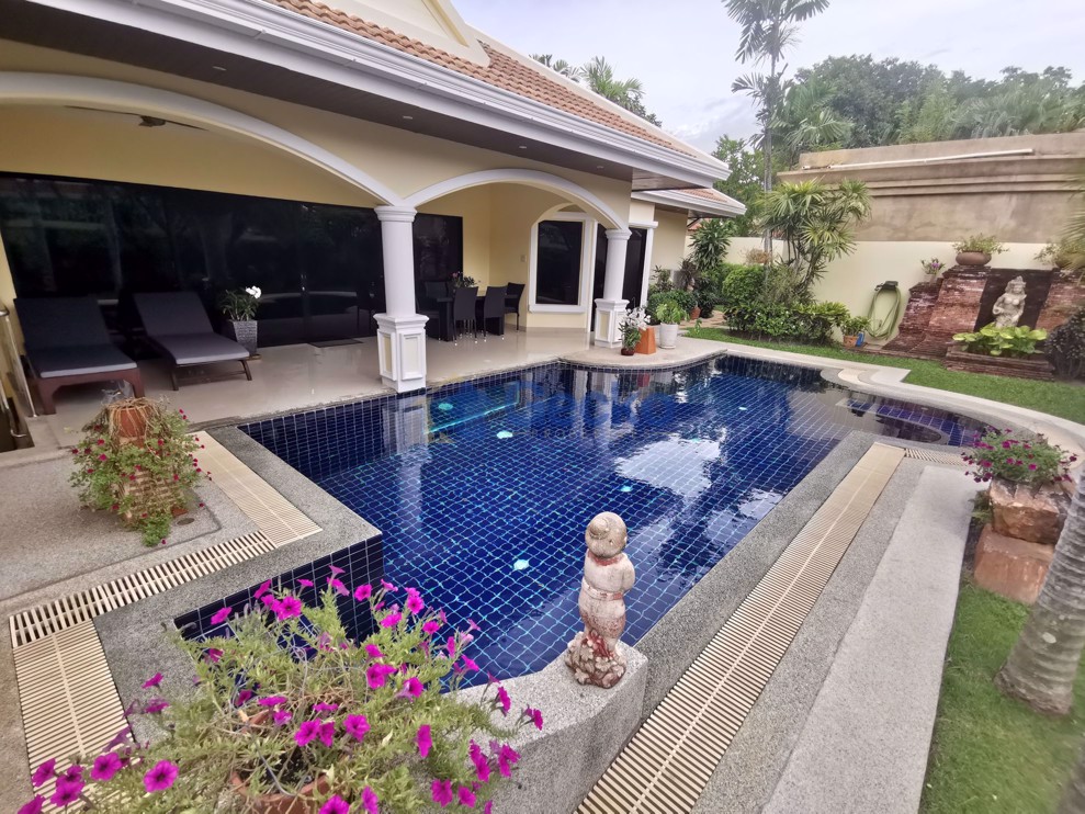 3 Bedrooms House in Jomtien Park Villas  Jomtien Real Estate & Condos for Sale / Rent H009286 (Cover Photo)