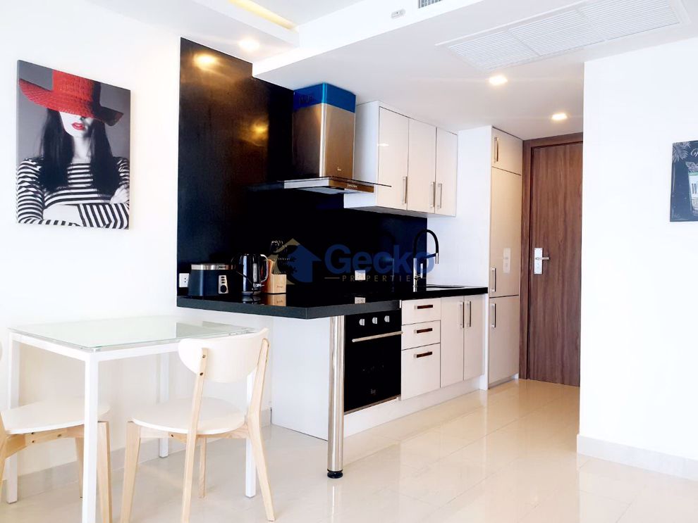 2 Bedrooms Condo in Grand Avenue Central Pattaya C009298 (Photo 2)