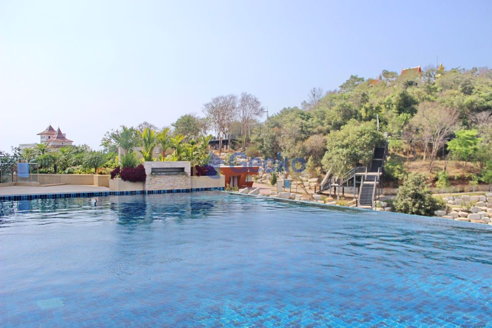 1 Bedroom Condo in The Axis  South Pattaya C009299 (Photo 1)