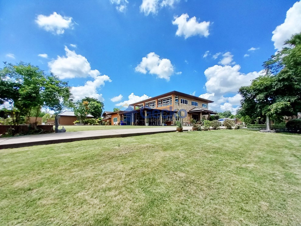 6 Bedrooms House  East Pattaya H009310 (Photo 3)