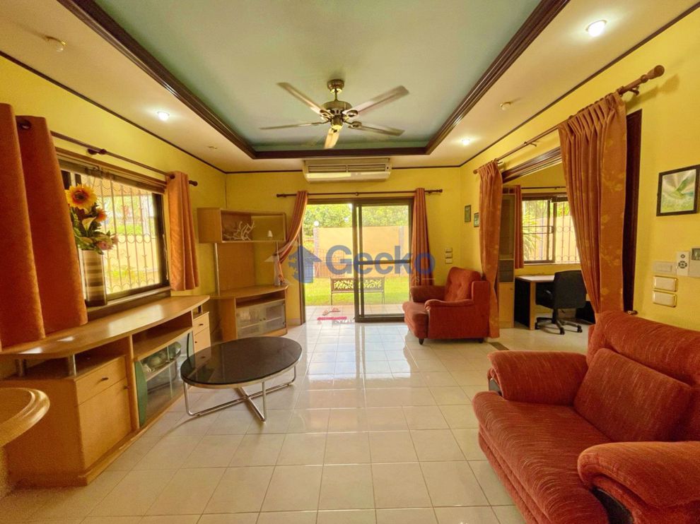 2 Bedrooms House  East Pattaya H008141 (Photo 2)