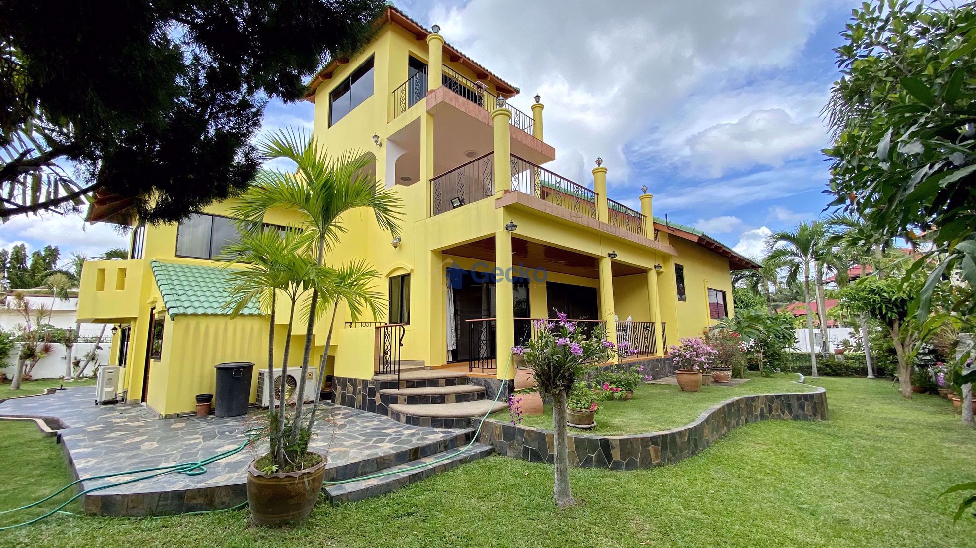 House in Paradise Villas 1  East Pattaya H009334