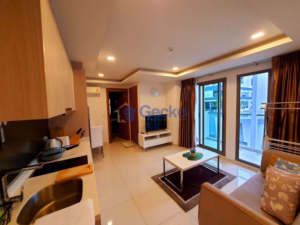 Condo in Arcadia Beach Resort  South Pattaya C009404 (Photo 3)