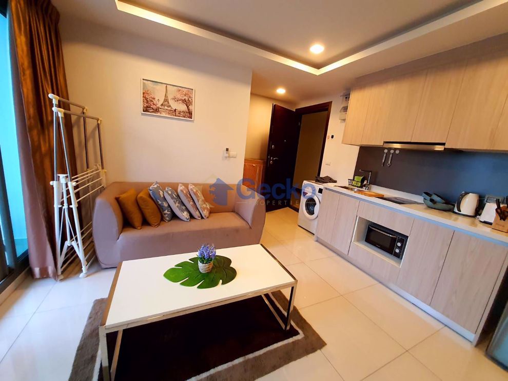 Condo in Arcadia Beach Resort  South Pattaya C009404 (Photo 4)