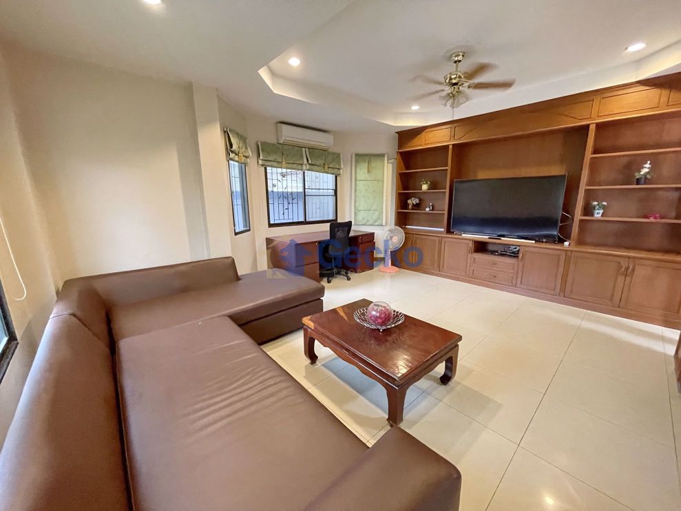 3 Bedrooms House in Royal Green Park  East Pattaya H009416 (Photo 3)