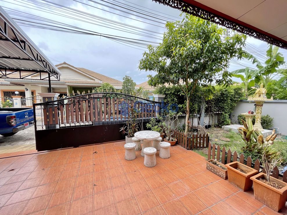 3 Bedrooms House in Royal Green Park  East Pattaya H009416 (Photo 2)