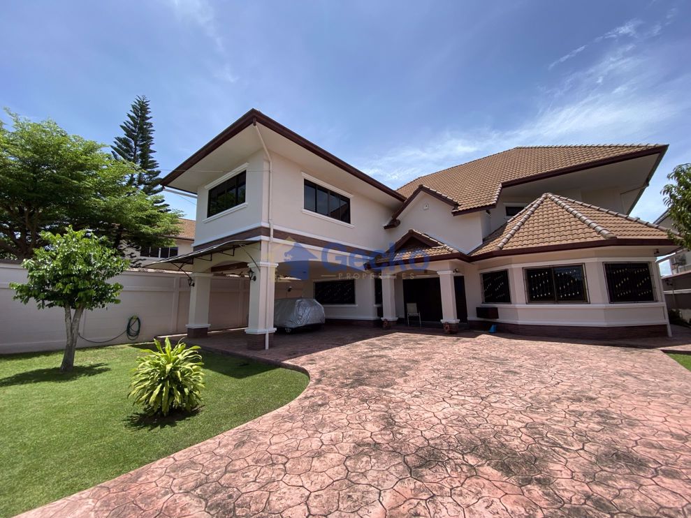 4 Bedrooms House in Lakeside Court  East Pattaya H006975 (Photo 2)