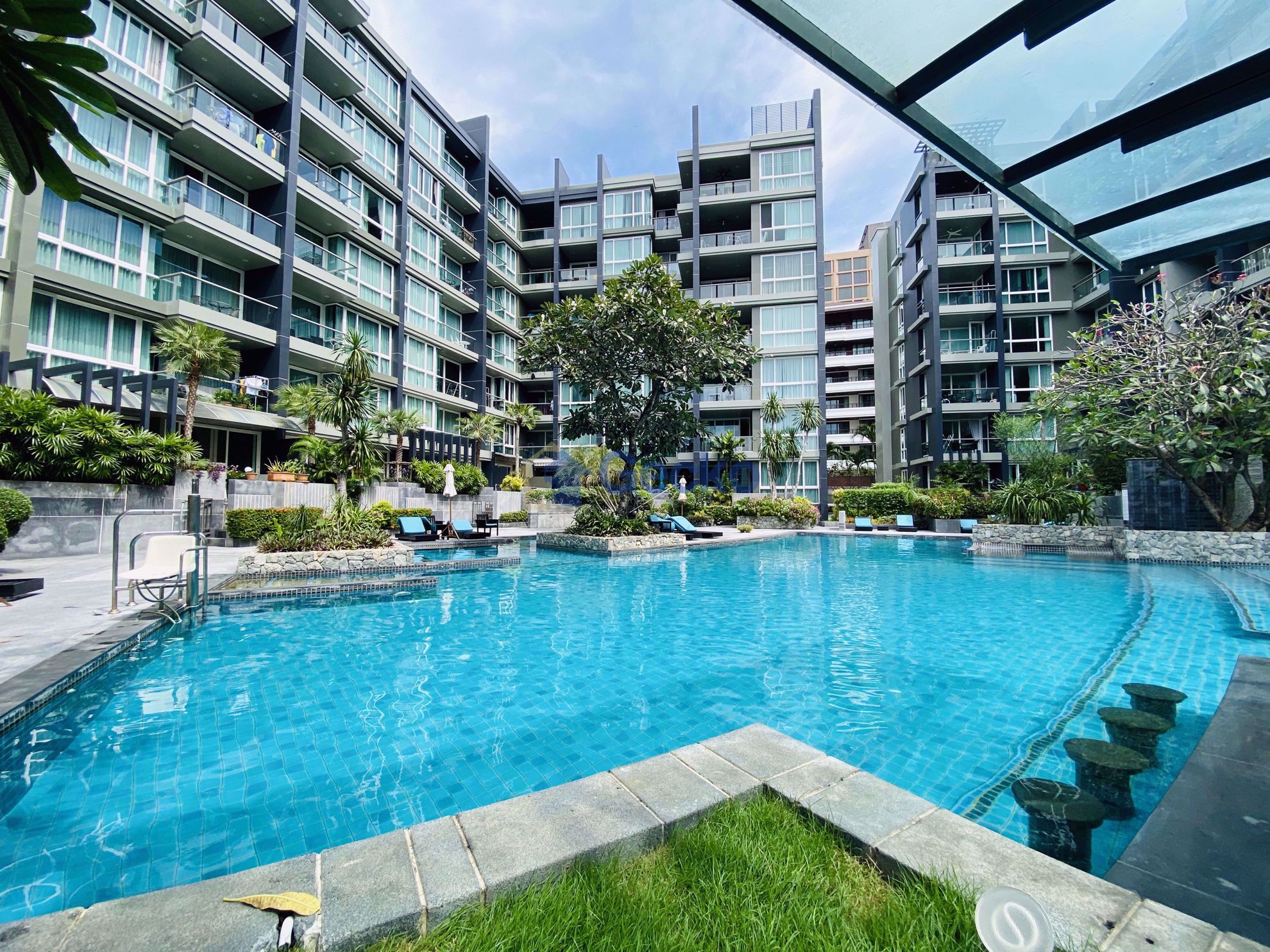 3 Bedrooms Condo in Apus Condominium Central Pattaya C009422