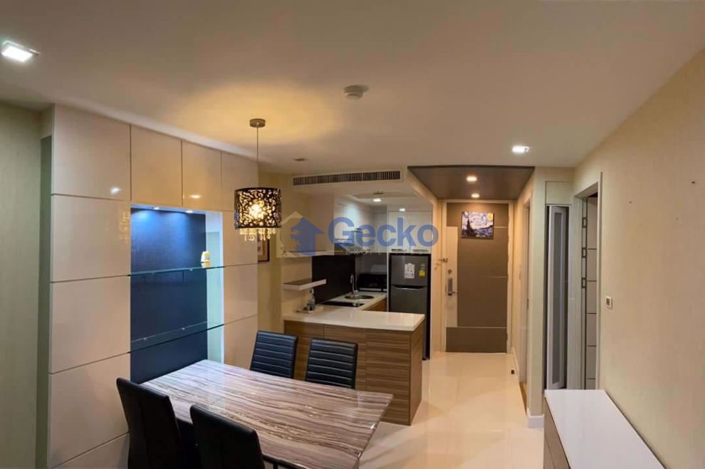 2 Bedrooms Condo in Apus Condominium Central Pattaya C006727 (Photo 2)