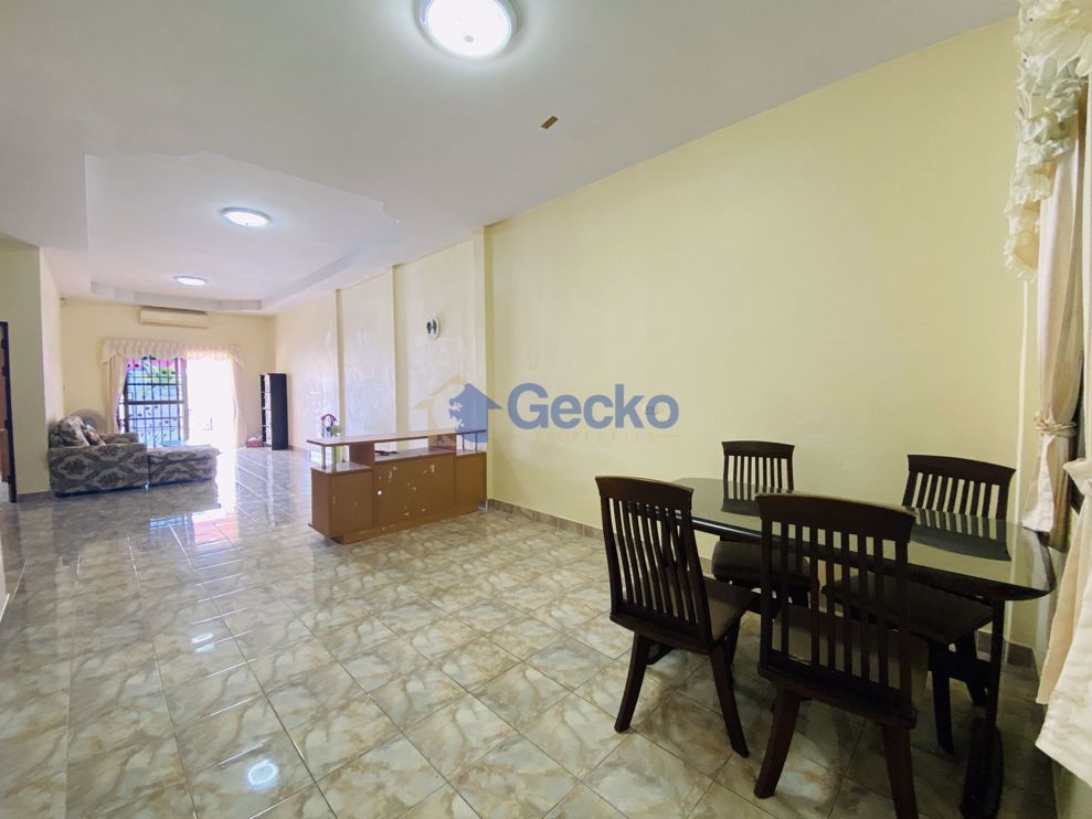 2 Bedrooms House in Chokchai Garden Homes 2  East Pattaya H008841 (Photo 2)
