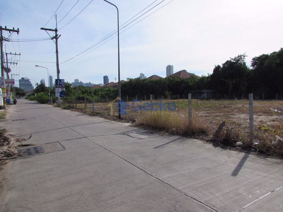 Land available in Jomtien L009444 (Photo 3)