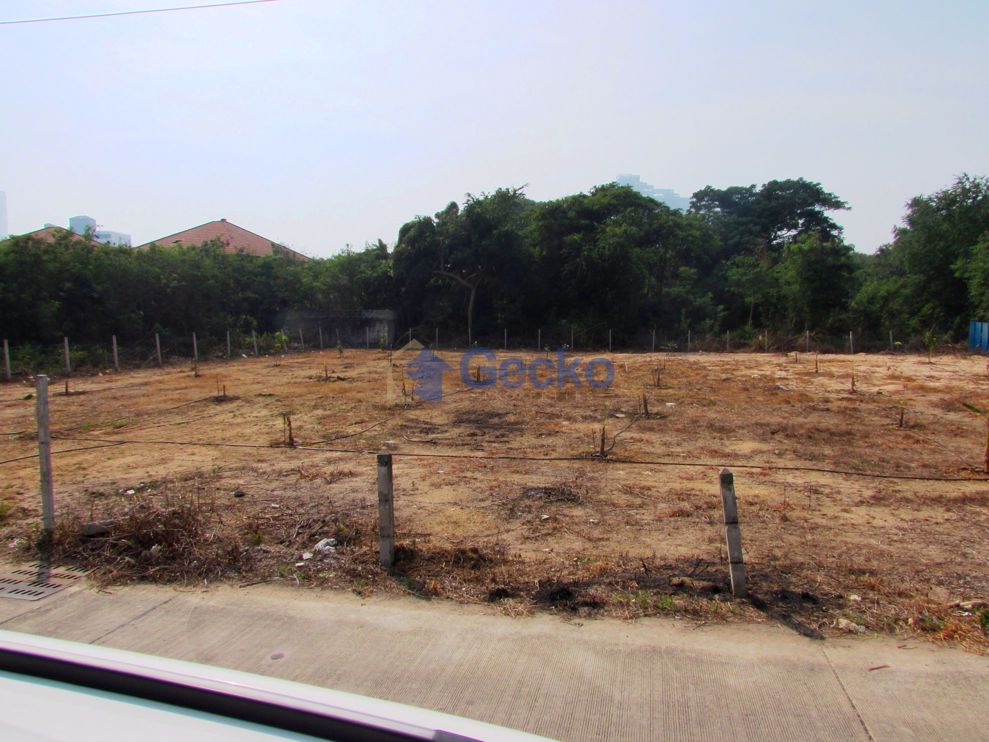 Land available in Jomtien L009444 (Photo 4)