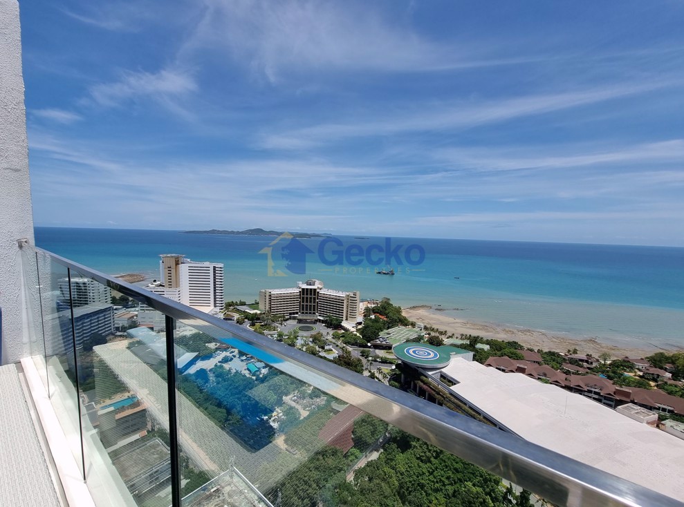 Condo in Sky Residences  Pratumnak C009452 (Photo 4)
