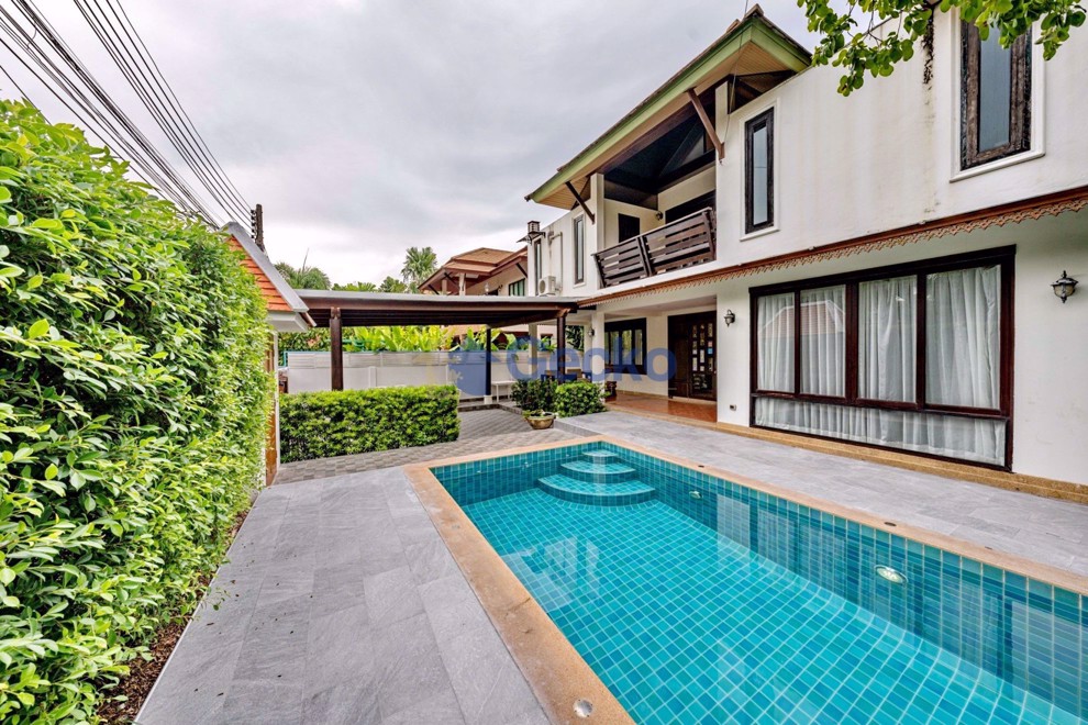 6 Bedrooms House in Baan Natcha  Central Pattaya H008665 (Cover Photo)