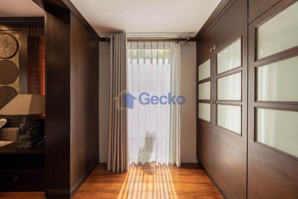 6 Bedrooms House in Baan Natcha  Central Pattaya H008665 (Photo 4)