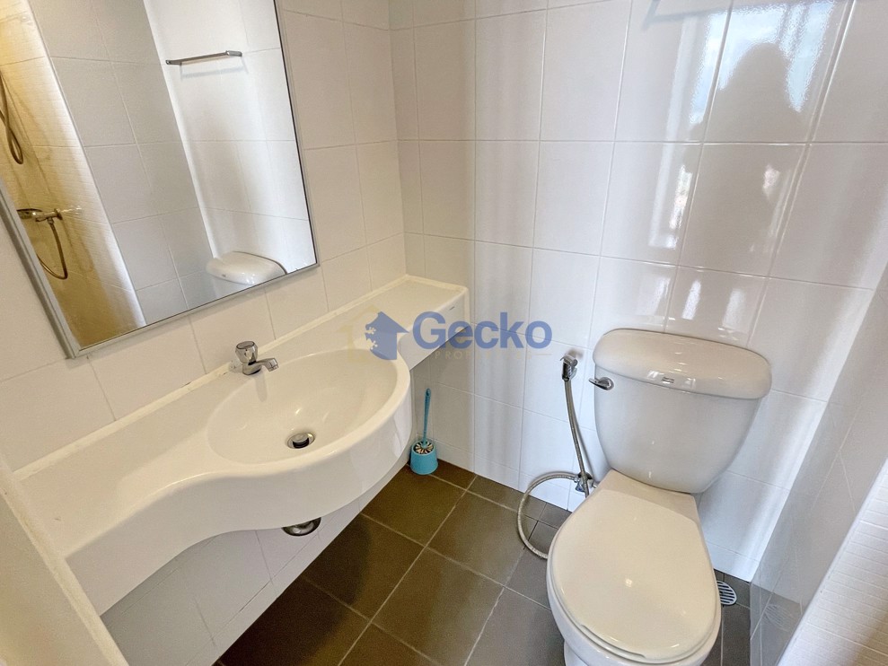 2 Bedrooms Condo in Lumpini Condotown North Pattaya C009513 (Photo 2)