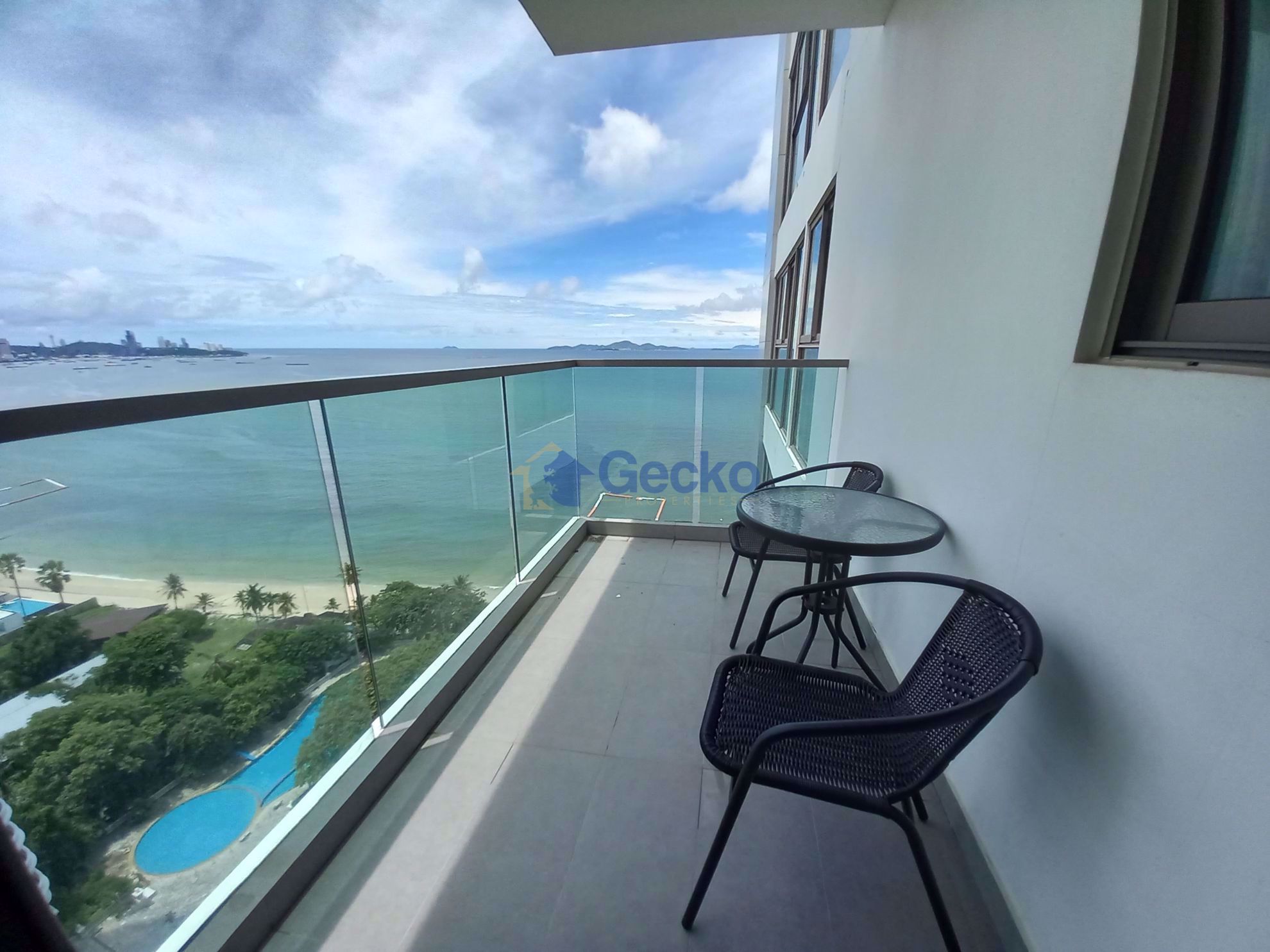 Studio Condo in Wongamat Tower Wongamat C009526