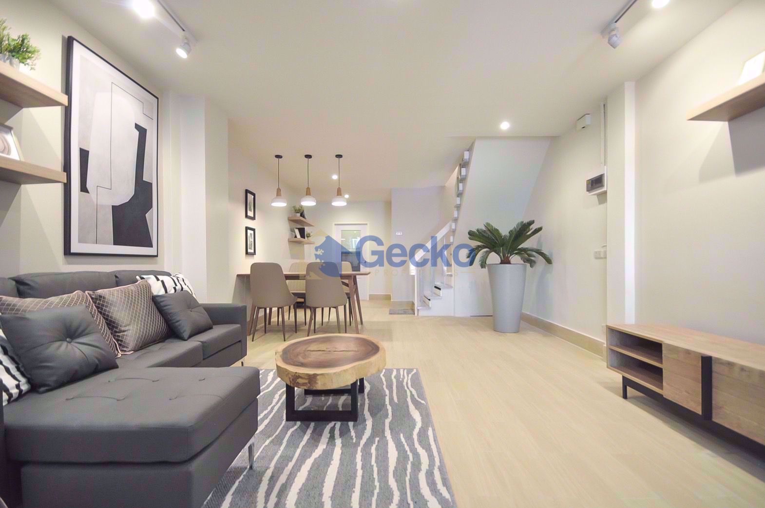 2 Bedrooms House  Central Pattaya H009527