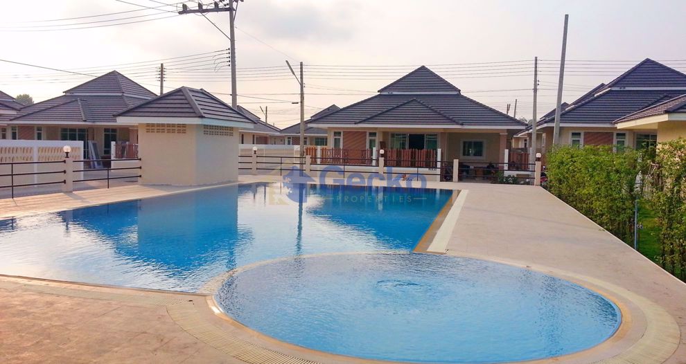 2 Bedrooms House in Chokchai Village 10  East Pattaya H009534 (Cover Photo)