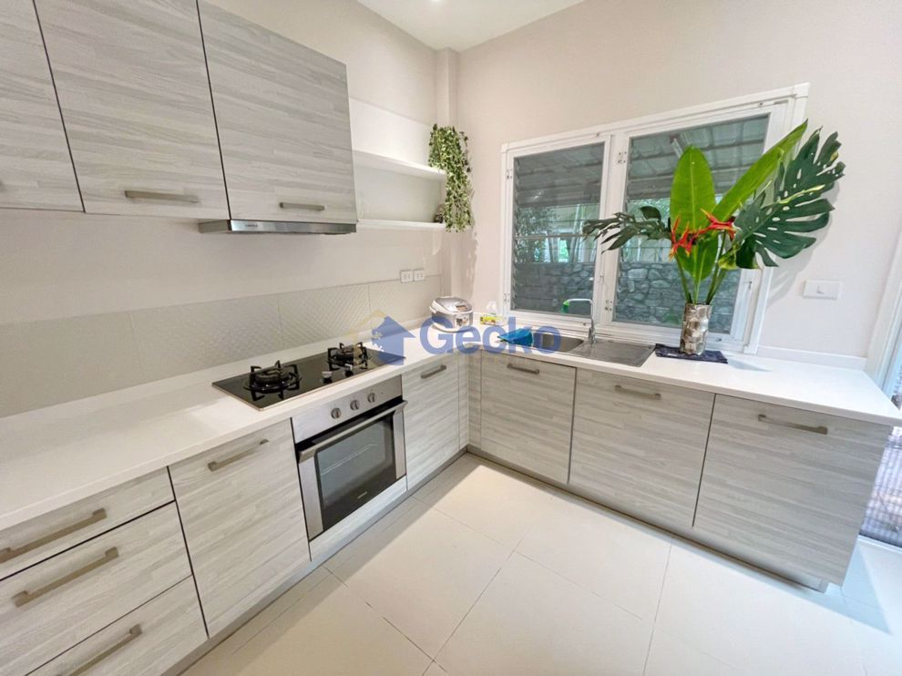 3 Bedrooms House  East Pattaya H009538 (Photo 4)
