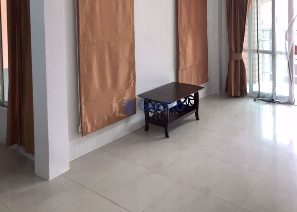 3 Bedrooms House in Chokchai Gardens 4  East Pattaya H009541 (Photo 4)