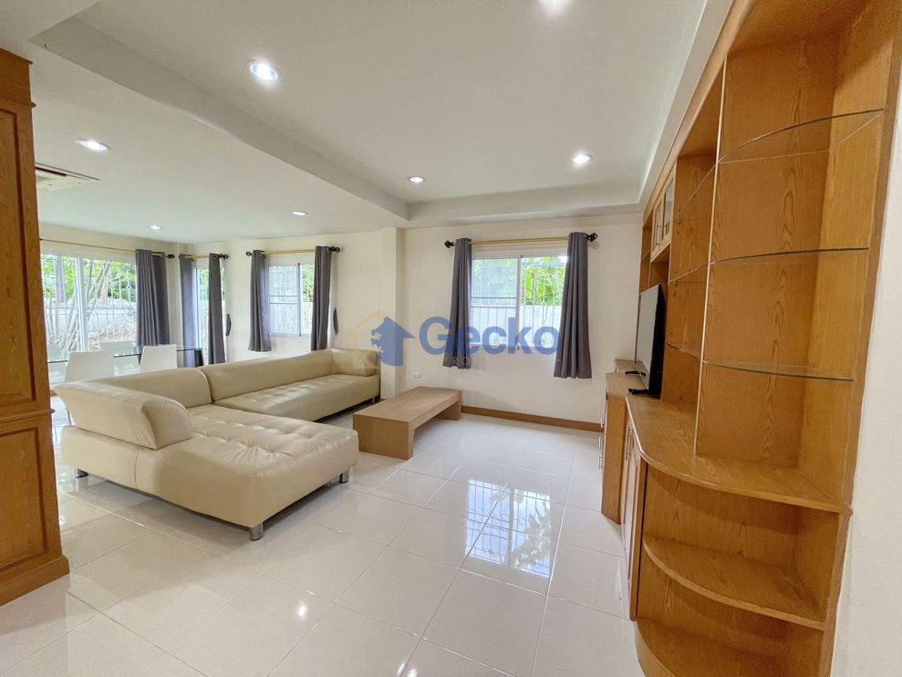 3 ห้องนอน บ้าน in Green Field Villa 1  พัทยาตะวันออก H009547 (Photo 3)