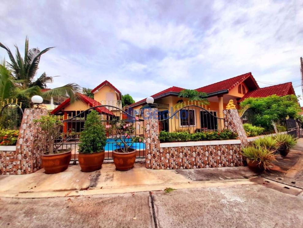 2 Bedrooms House in Eakmongkol 3  East Pattaya H009549 (Photo 1)