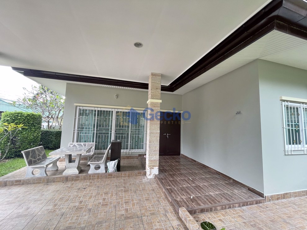 3 Bedrooms House in SP Village 5  East Pattaya H009554 (Photo 2)
