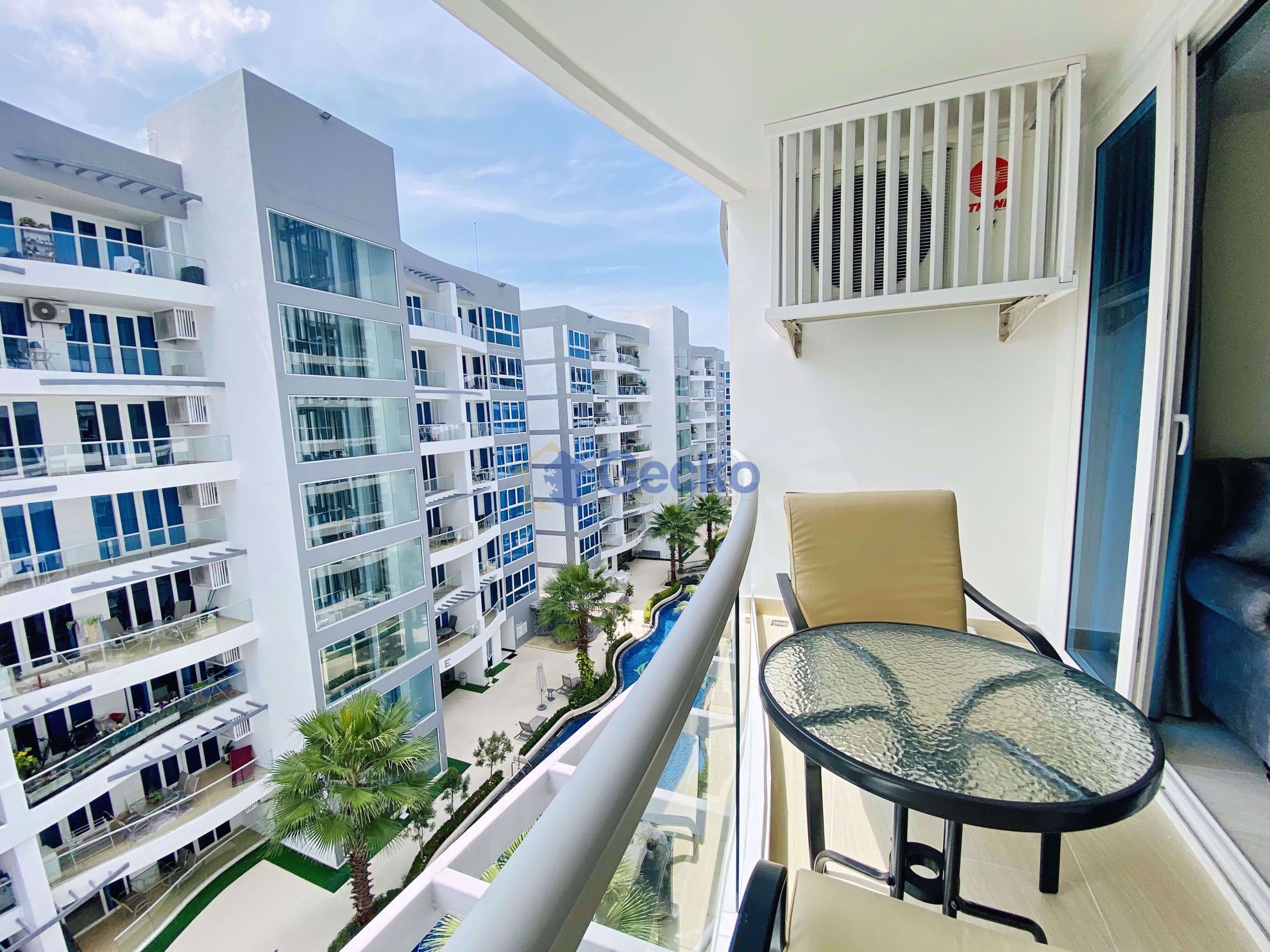 1 Bedroom Condo in Grand Avenue Central Pattaya C009576