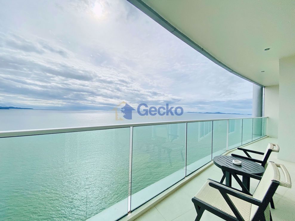 2 Bedrooms Condo in Movenpick White Sand Beach Pattaya Na Jomtien C009596 (Cover Photo)