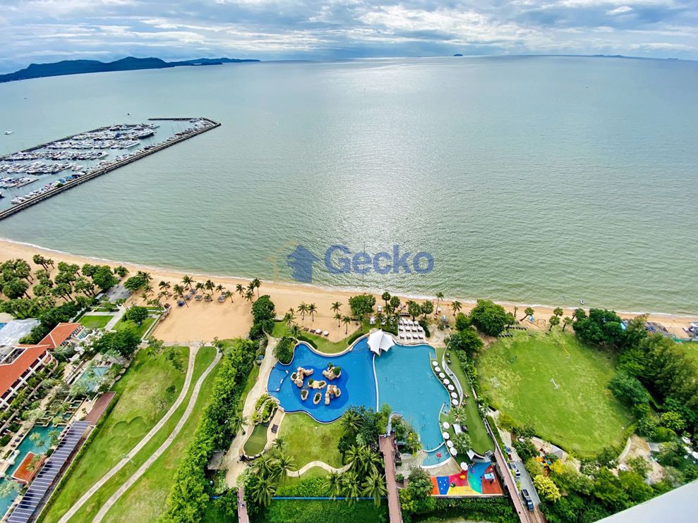 2 Bedrooms Condo in Movenpick White Sand Beach Pattaya Na Jomtien C009596 (Photo 4)