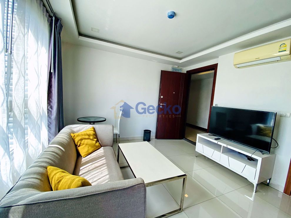 1 Bedroom Condo in Arcadia Beach Resort South Pattaya C009615 (Photo 3)