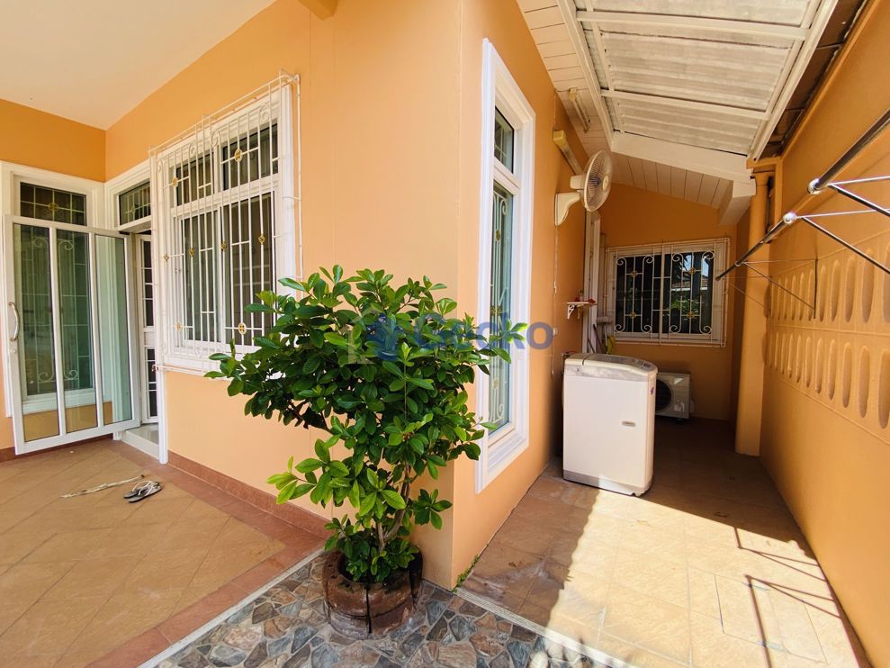 3 Bedrooms House in Chokchai Village 8  East Pattaya H009617 (Photo 1)